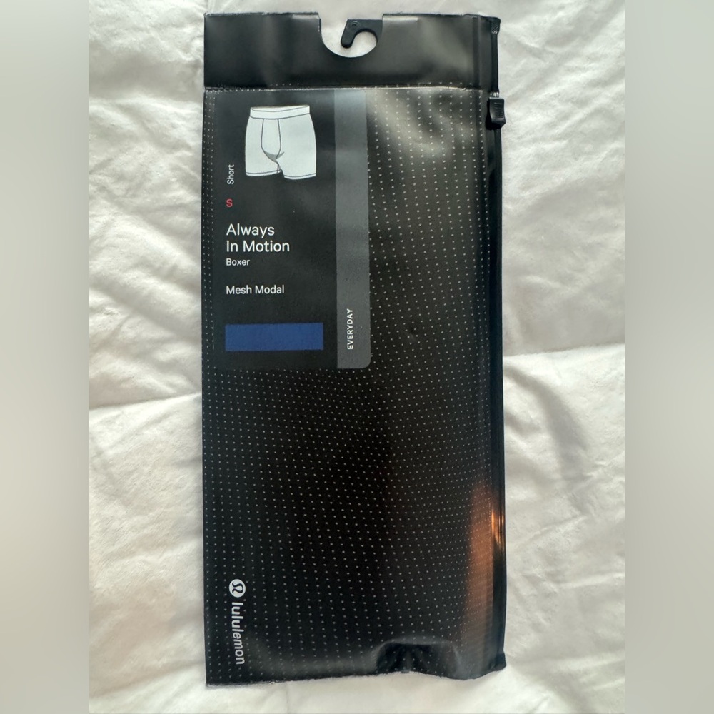 Men’s lululemon athletica Always In Motion Boxer - Black and Blue